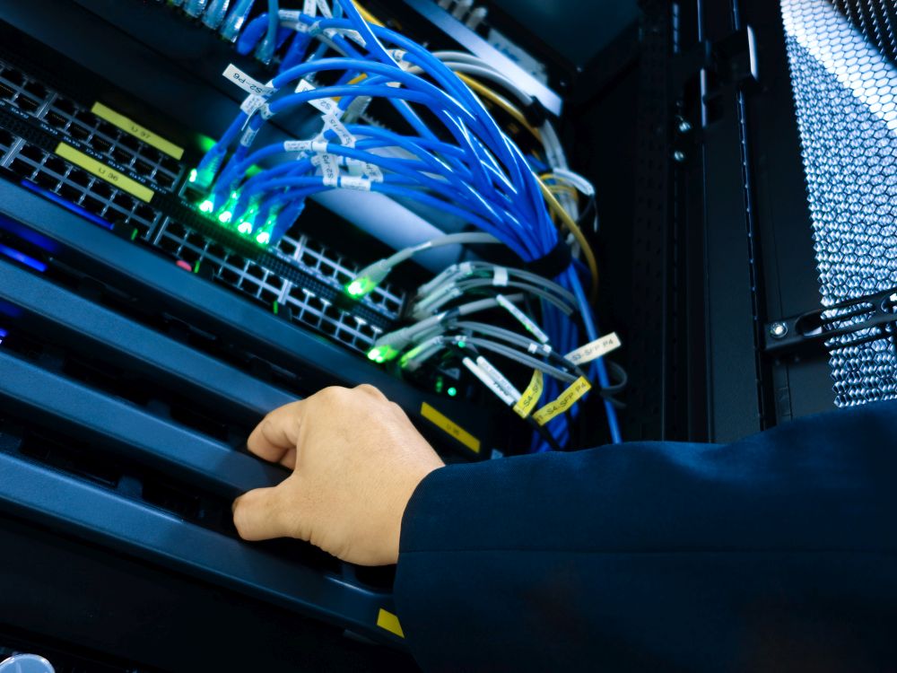 Network Cabling Contractors: Ensuring High-Speed Connectivity