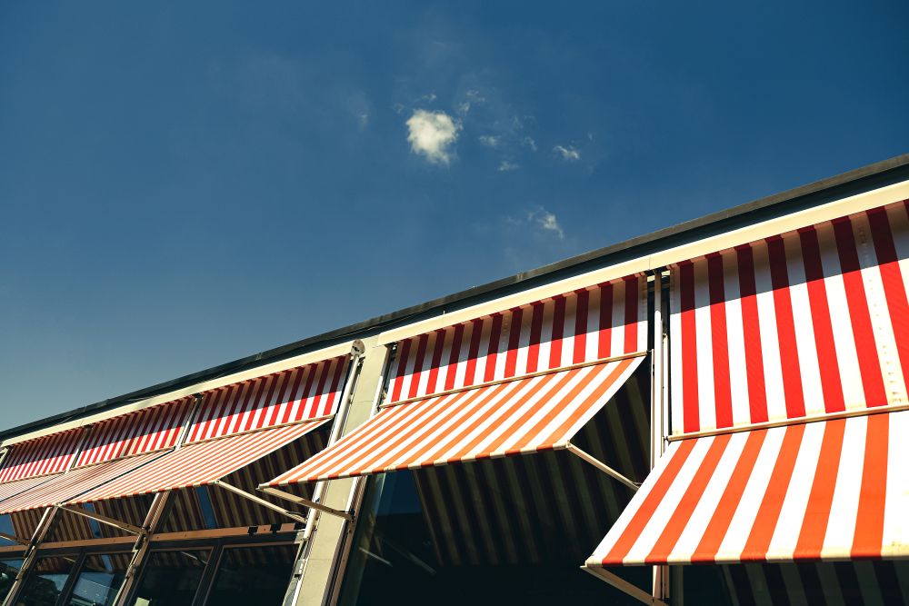 Retractable Awning Manufacturers for Durable and Custom Outdoor Shade Solutions